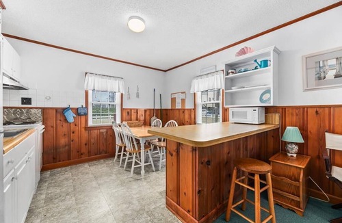 South Nags Head House | 211 - Cute Ocean Side Rental Home - Steps to Ocean