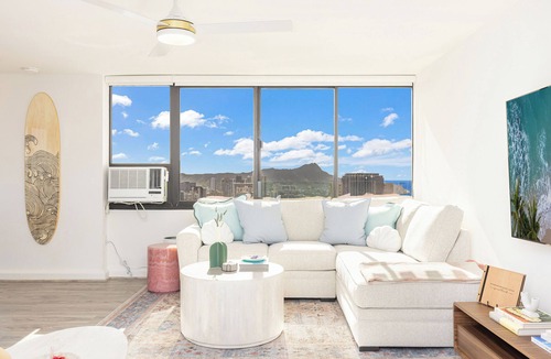 Waikiki Apartment | 2BR Ocean View Condo at The Windsor Waikiki Near the Beach