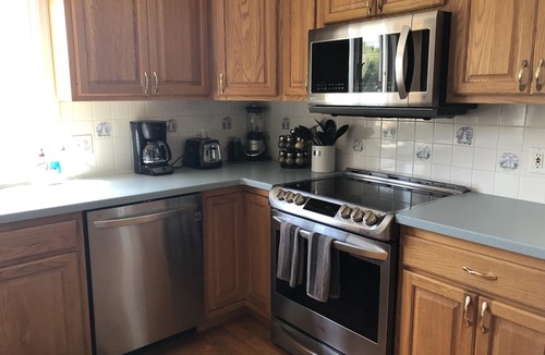 Easton's Point House | 3 Beaches Cottage: Spacious 6 bed house with POOL near beach, restaurants!