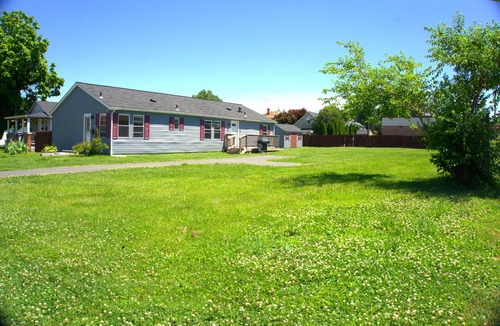 Havre De Grace House | 3-bedroom 2-bathroom in historic Havre de Grace with large yard and pet friendly