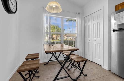 Lake Berkley House | 3 Bedrooms/2 Bathrooms/Lake Berkley (1076 LB)