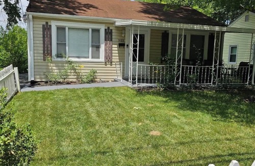 Winston - Salem House | 3 King Beds | XL TVs | Near Hospital, College & DT