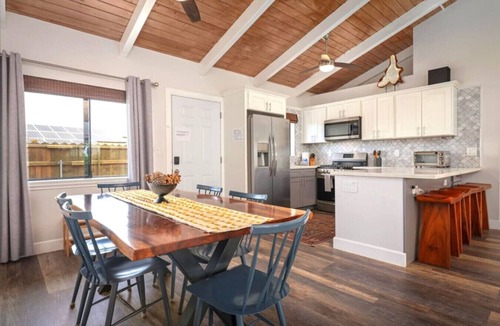 Kailua-Kona House | 3 Min Downtown, 5 Min Beach, Balcony Ocean View, HI9