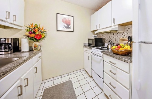 Wailua Condo | 3 min Walk to Beach ! A/C ! Garden Unit ! Renovated ! 3 Pools