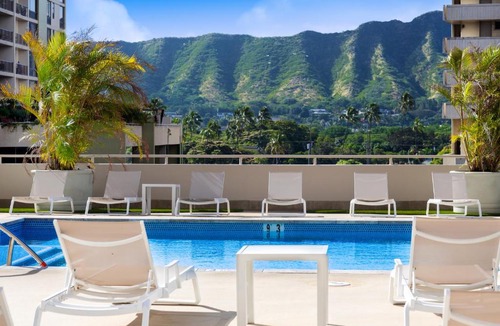 Waikiki Apartment | 36Fl Sky-high retreat with ocean views & beach access
