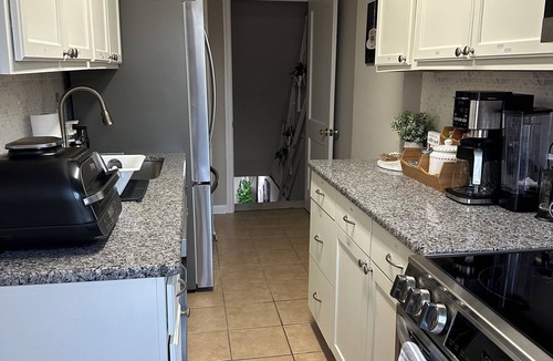 Newark House | 3BR/1BA Townhouse easy walk to University of Delaware campus, free parking spot.