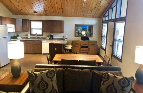 Estes Park Condo | 3BR Deluxe, River Front, Sleeps 8, Estes Park, Near Entrance Rocky Mtn Natl Park
