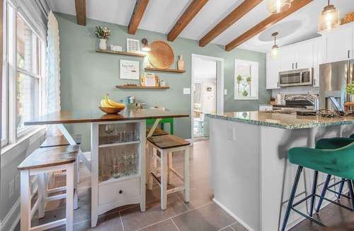 Starmount House | 3BR Garden Oasis Walk to Light Rail SouthPark & Uptown