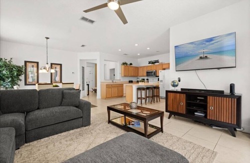 Bellavida House | 4 BD/3 BA/Bella Vida (400 LF)