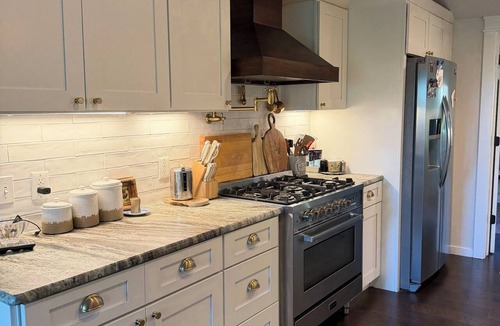 West Fork Cottage | 4-bed 3 bath Fay, WF 17 acrs ,above grnd pool, hot tub 10 min to U of A, Dickson