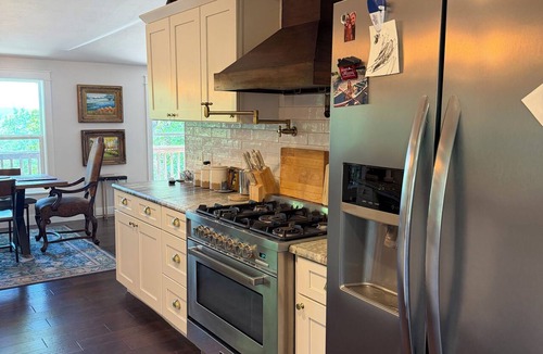 West Fork Cottage | 4-bed 3 bath Fay, WF 17 acrs ,above grnd pool, hot tub 10 min to U of A, Dickson