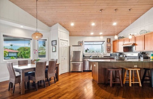 Hanalei House | 4 Bedroom A/C home in Hanalei. Walk to shops & the beach!