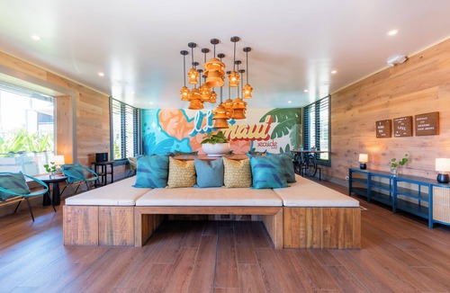 Kahului Hotel | 4 Chic Units | Near Ho'aloha Park Beach - 0.1 mi | Outdoor Pool | Pet-friendly