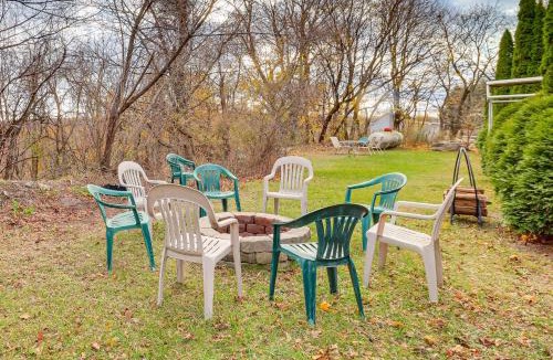 Summit Hill Apartment | 4 Mi to Mauch Chunk Lake: Spacious Apt w/Bar!