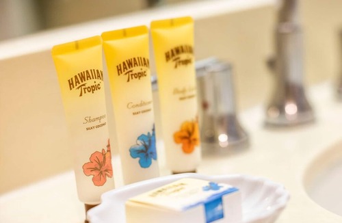 Waikiki Hotel | 4 Waikiki Rooms for Family or Groups | Pool & Breakfast Included