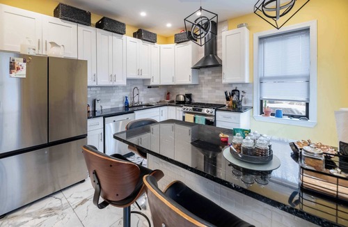 Trenton Condo | 4BR Historic Victorian Townhouse with BBQ & Yard