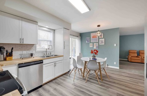 Tobyhanna House | 5BR w/Game Room Near Camelback & Kalahari | 2-Min Walk to Lake, Family Fun