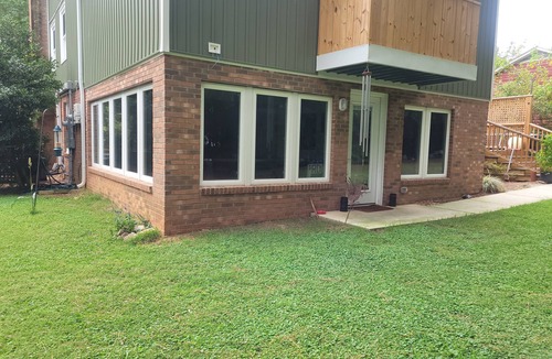 Meredith Woods Apartment | ADA King near Crabtree, PNC Arena, State Fairgrounds, NCMA