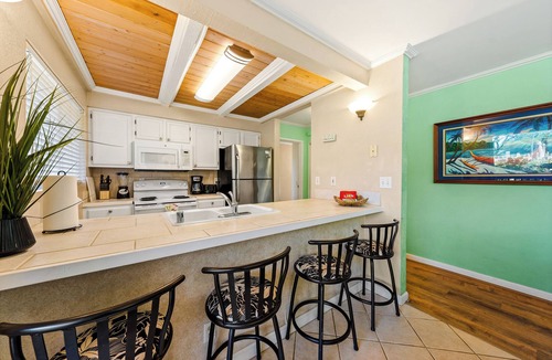 Princeville Condo | Affordable Princeville living with great shared amenities, private lanai!