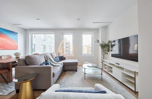 Hoboken Apartment | Airy 3 BR Flat w/shared deck - gym - mins to NYC