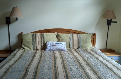 Lake Harmony House | All-Season 3-Bed, 2-Bath, Ski/Lake Townhouse!