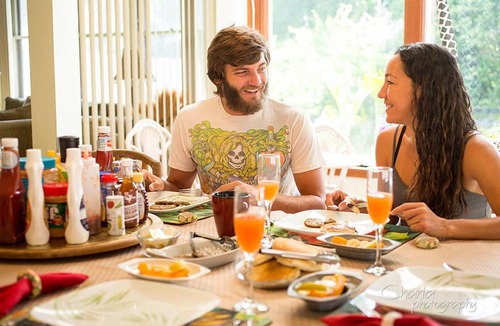 Volcano House | Aloha Junction Bed and Breakfast -Minutes away from Hawaii Volcanoes National Park