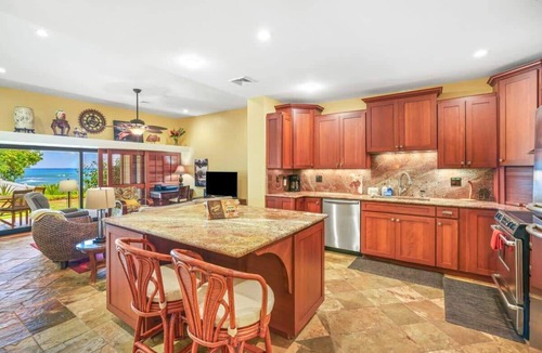Wailua Condo | Aloha Manor is Elegant Gated Oceanfront Living!