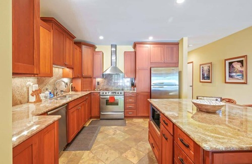 Wailua Condo | Aloha Manor is Elegant Gated Oceanfront Living!