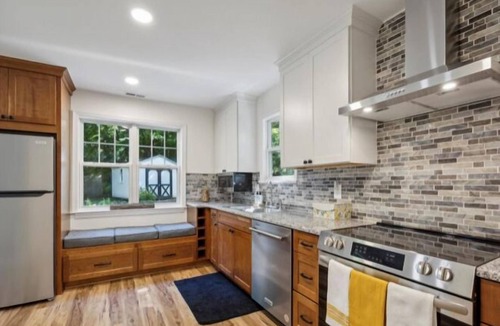 Malvern House | Atelier de Leiper is a Malvern 3 bedroom Bungalow on 1/3 acre