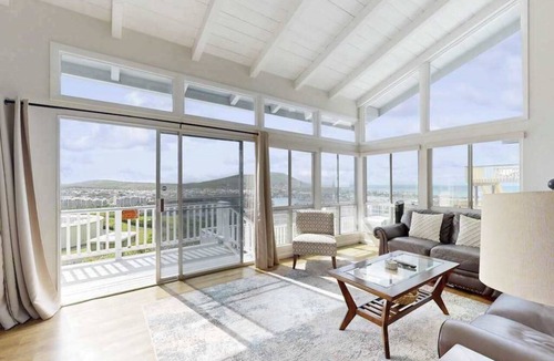 Hawaii Kai House | August Special! Hawaii Kai Dream with Ocean Views & Big Lanai