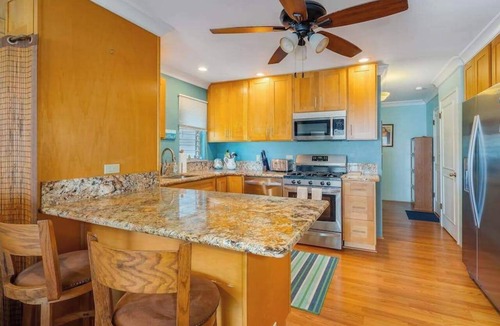 Ualapue Apartment | August Special! Unwind in an Ocean-View Condo with Private Balcony & Shared Pool