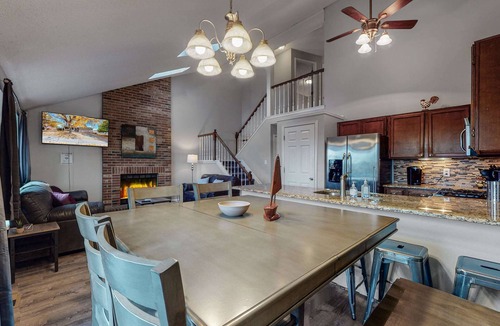 Prides Crossing House | Aurora Family-Friendly Home Near Quincy Reservoir
