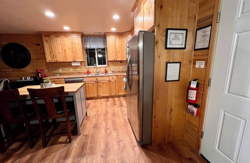 Parowan House | B & T's Garden Getaway-Located in Historic Parowan near Brianhead Ski Resort