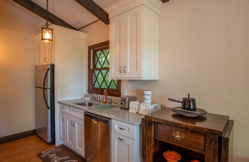 Charter Hills Cottage | Bavarian-Style Cottage on Beech Mountain