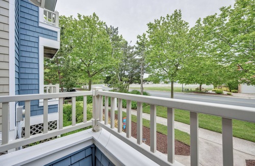 Heron Harbour Isle House | Bayfront, Newly Renovated 3BR + Den Townhome - Quiet, Pool, Boat Slip, Fireworks