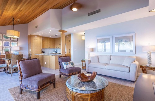 Wailea Condo | Beachfront Condo with Postcard Views - Makena Surf F306