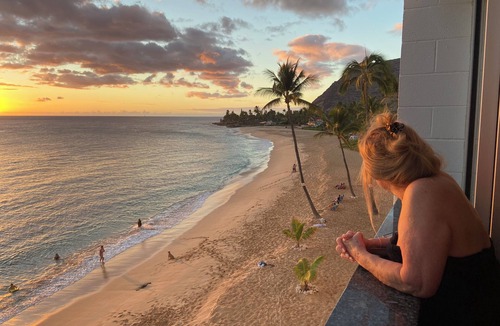 Makaha Condo | Beachfront Paradise Luxury condo Oahu Hawaii
