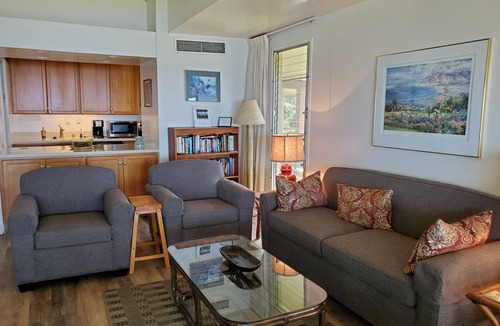 Kaanapali Resort | Beachfront unit with Everlasting Memories, Select dates to see discounted rates!