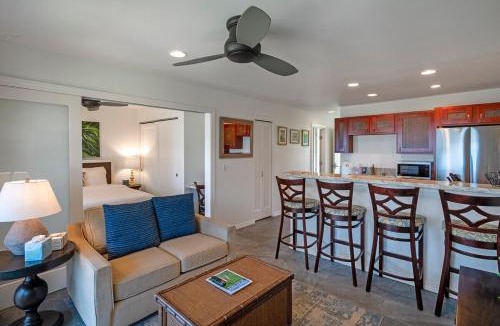 Wailua Apartment | Beachfront with AC, walkable and central