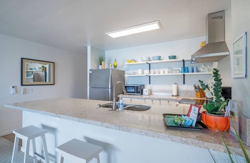Wailua Condo | Beachside Kapaa top floor condo + A/C
