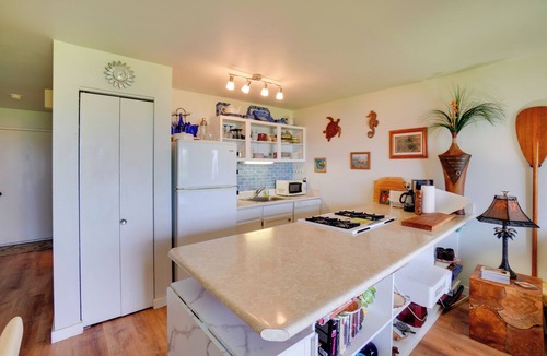 Kaunakakai Condo | Beachside Molokai Condo w/Lanai & Pool Access!