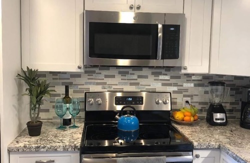 Kihei Condo | "Beachy" 1BR, 2 Bth Condo w/Ocean/Mtn View-No Resort Fees! Last Minute Deals!
