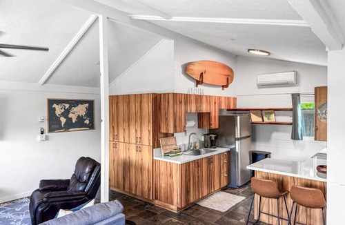 Mokuleia House | Beachy Bungalow