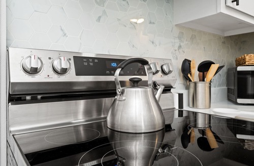 Glen Iris Apartment | Beacon Grove Retreat – Patio Washer/Dryer WiFi