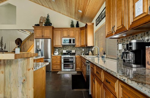 Eagle Mountain Estates House | Bear Creek Lodge w/Hot Tub near Snow Summit
