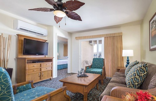 Kihei Resort | Beaut Secluded Resort in Renowned Gently Sloping Hills & Verdant Norfolk Pines