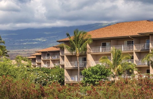 Kihei Resort | Beaut Secluded Resort in Renowned Gently Sloping Hills & Verdant Norfolk Pines
