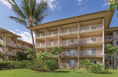 Kihei Resort | Beaut Secluded Resort in Renowned Gently Sloping Hills & Verdant Norfolk Pines