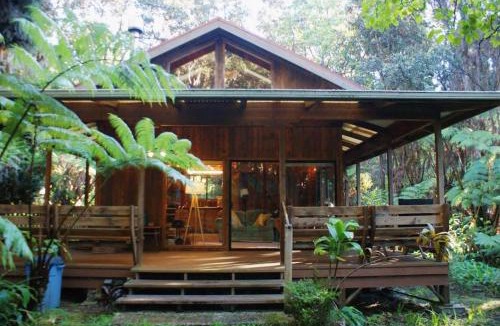 Volcano House | Beautiful Cedar Cottage in Volcano
