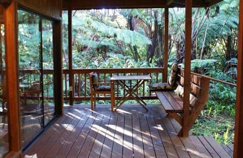 Volcano House | Beautiful Cedar Cottage in Volcano